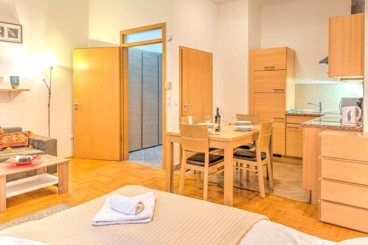 Central Apartments Будапеща Екстериор снимка